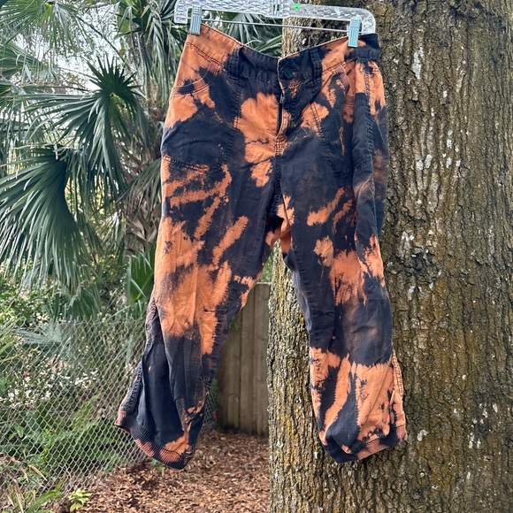 Black Tie Dye Capri Pants Size 6 - Picture 3 of 6